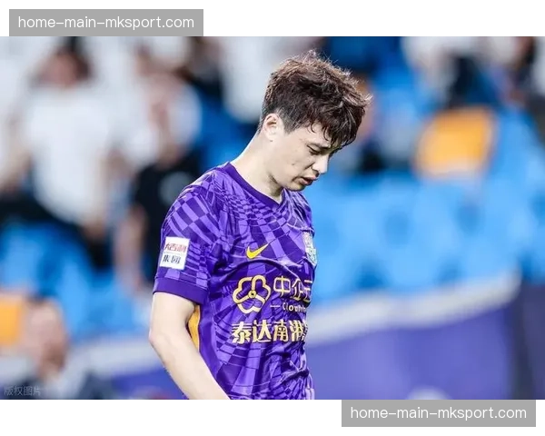 山东泰山后卫精准长传策动进球，一次触球即改变比赛局面